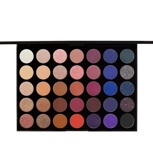 35V Stunning Vibes Pallete